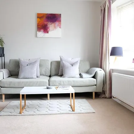 Chaloners, Free Parking, Large Garden, Close To Races & Centre *